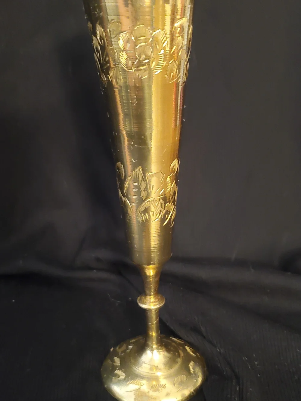 Vintage Indian brass bud vase
Likely made: 1950s–1970s - Picture 6 of 6